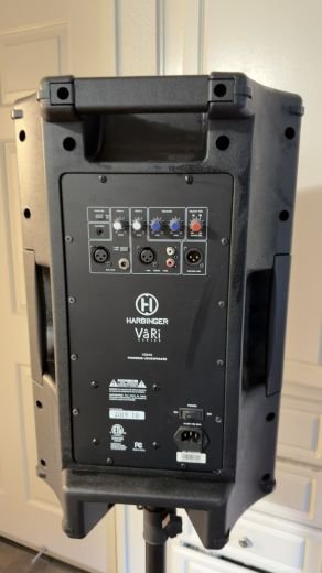 Harbinger V2212 Powered Loudspeaker PA 12” Loud Great Quality Sound 12”