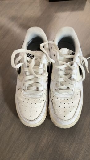 Classic White Sneakers nike